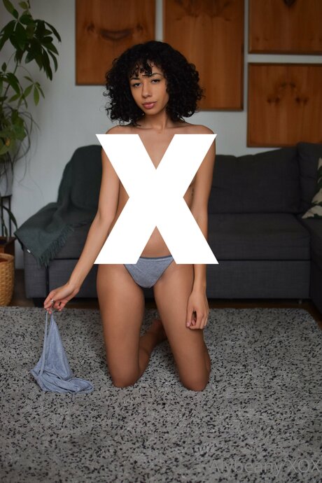 Aly Beany hd actress image