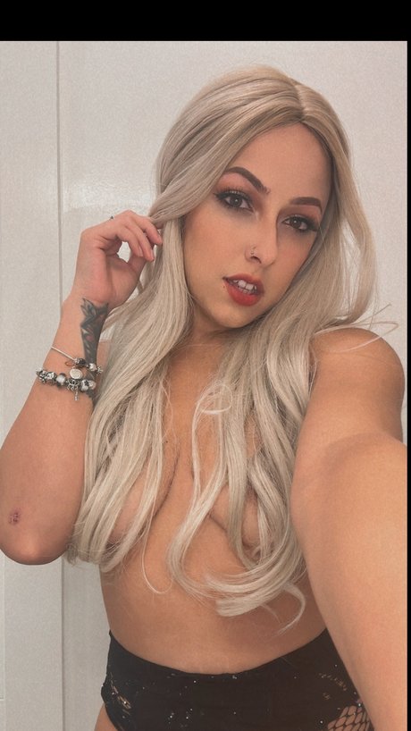 Danielle Rosario nudes model photos