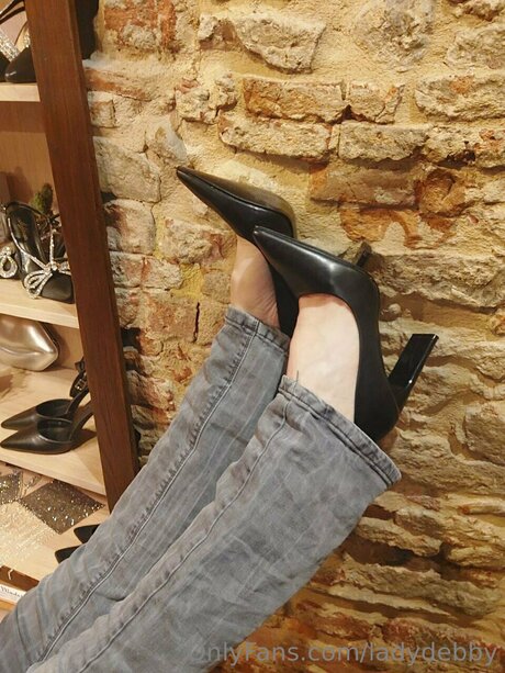 Lady Debby nudes actress gallery