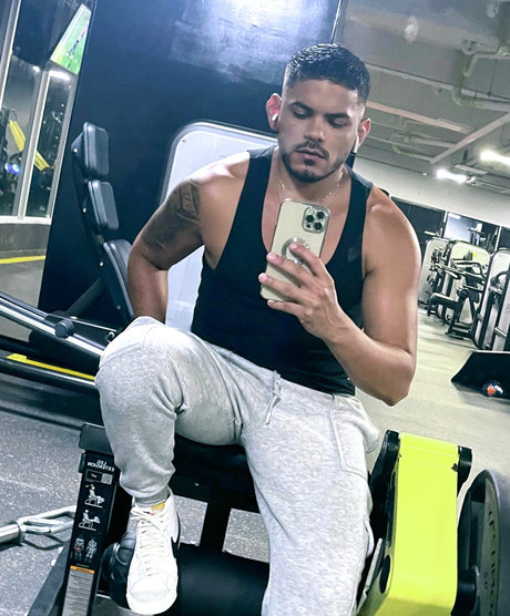 jhon qavip naked star pics