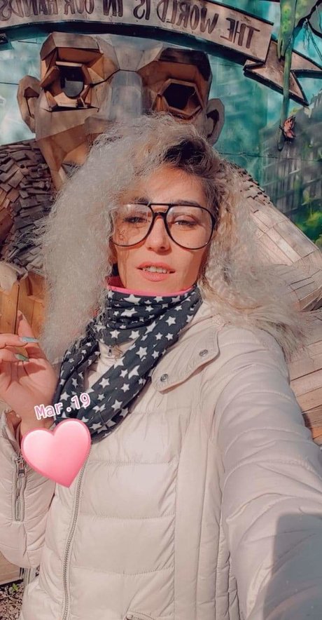 Mommy Yummy pornstar sex picture