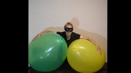 MaskedLooner97 sexy model pic