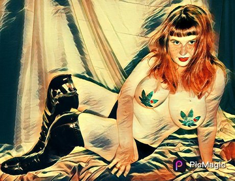 ZenziFox pornographic actress pics