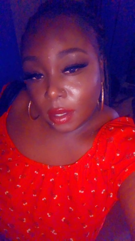 Kiki Kotton erotic pornstar photo