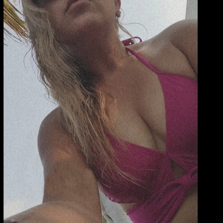 _Your Queen_ best model picture