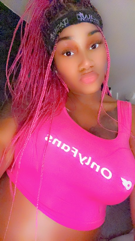 realqueenopp model exclusive pics