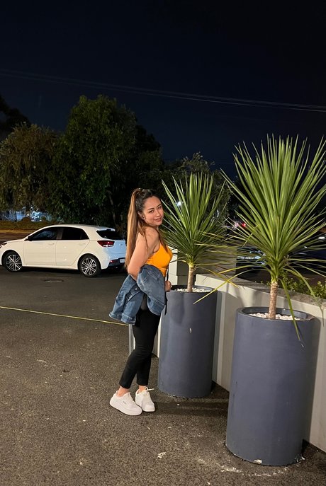 Sweet Lavander model pretty picture