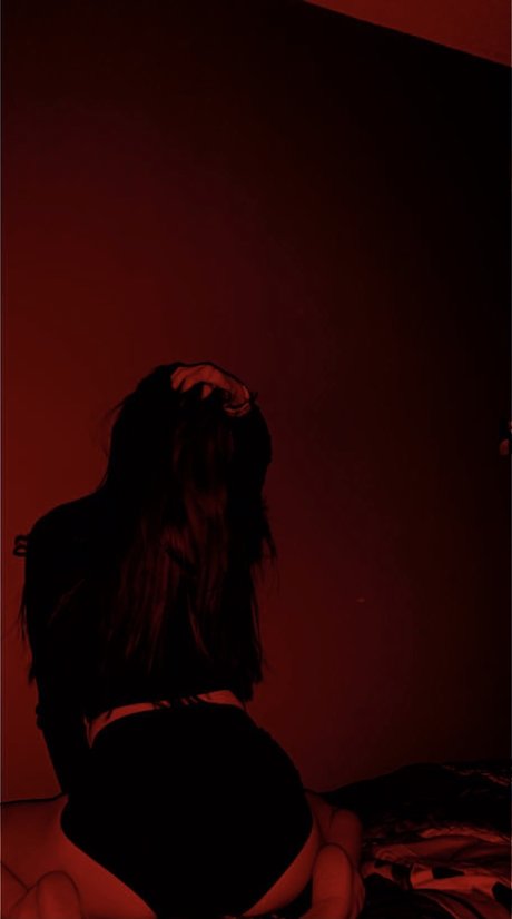 Savannahxx star erotic photo