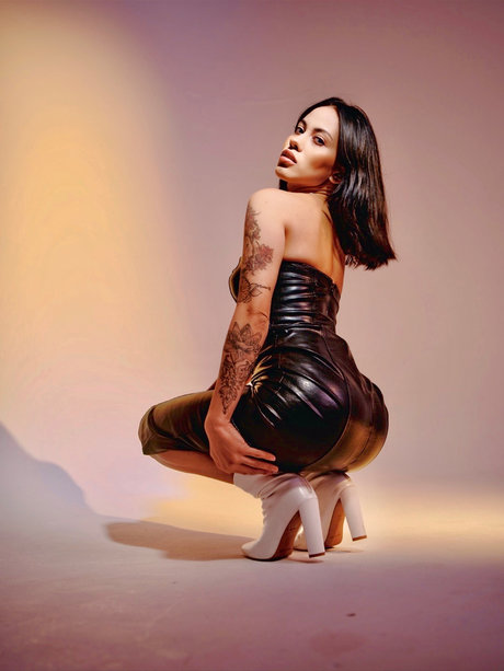 SecretLuy model high quality picture