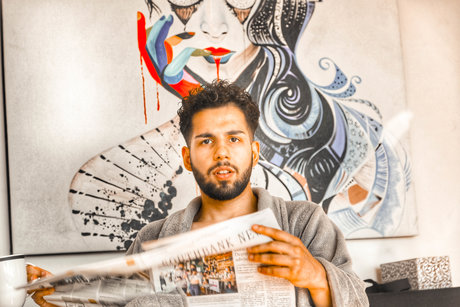 Saucy Dude VIP pretty model pictures