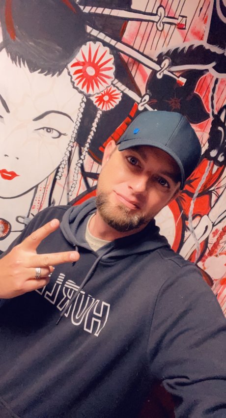 Thumper One pornographic model pic