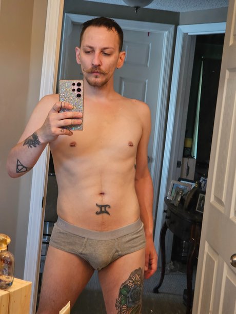 Oshawish erotic actress picture