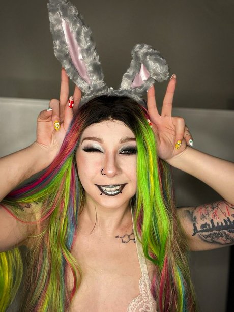 Little Hobbit in the wild model hd photo