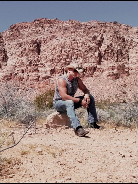 Mr Serenade star pretty pics