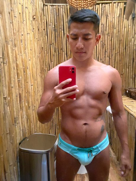 V ctor L pez high quality pornstar image