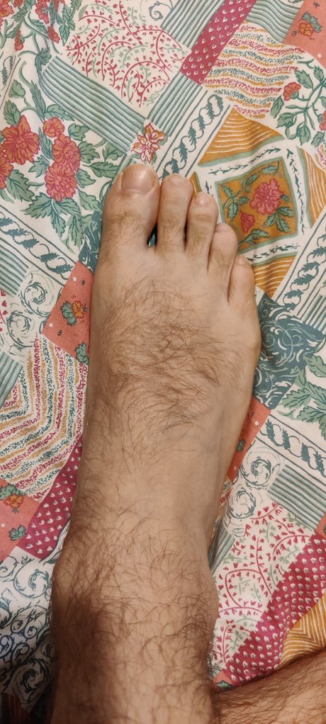 PP Hairy Feet star free image