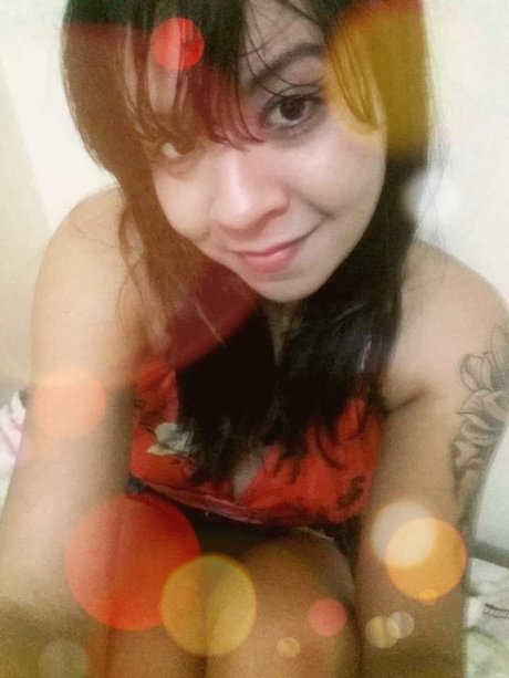 Deby Cute model hot pic