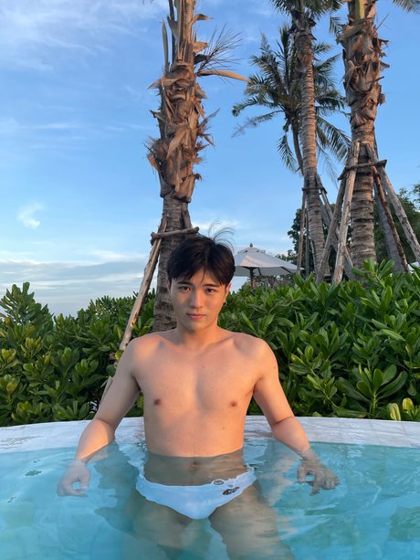 NaiMagazine BKK star pornographic picture