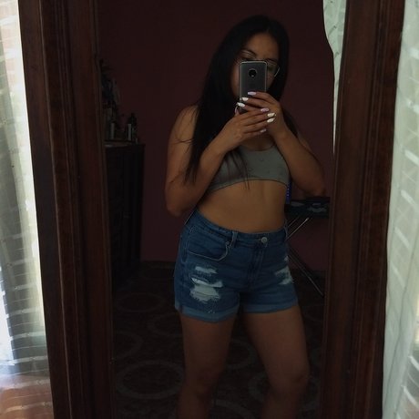 Valeria Atzimba model top pictures