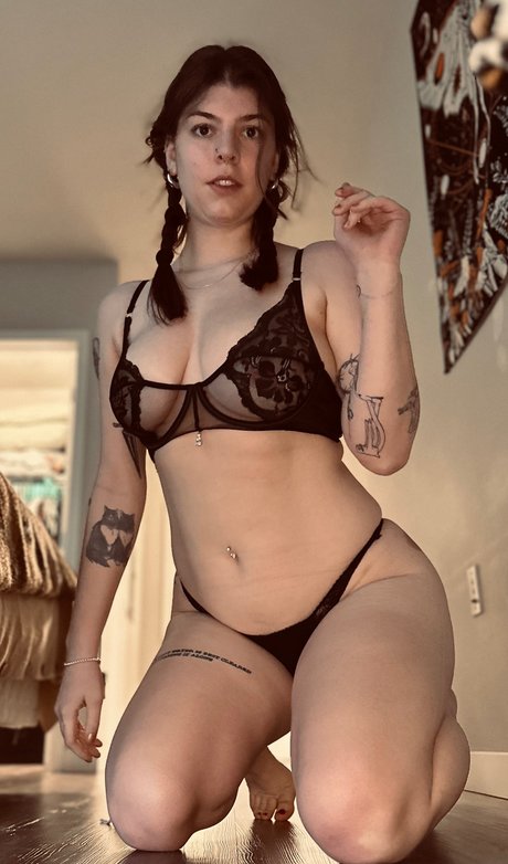 Foxi Frog_ naked pornstar archive