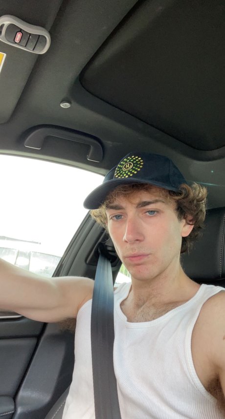 Flaka nude star photos