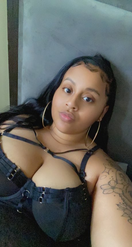 Roxxy K pornstar sexy gallery