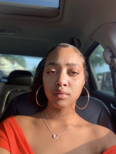 Riaha hd pornstar picture