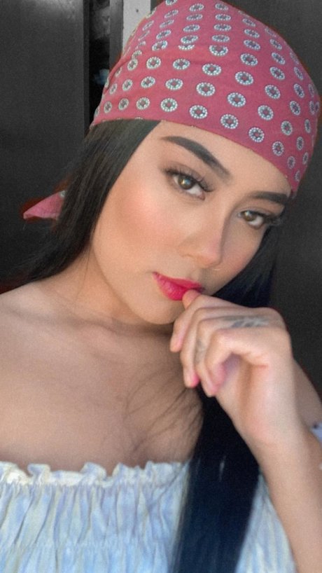 Izanami Danae pornstar nude photo