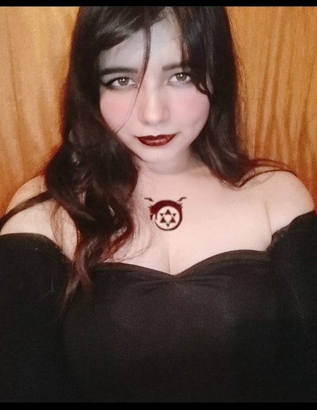 Rave Raven model naked pic