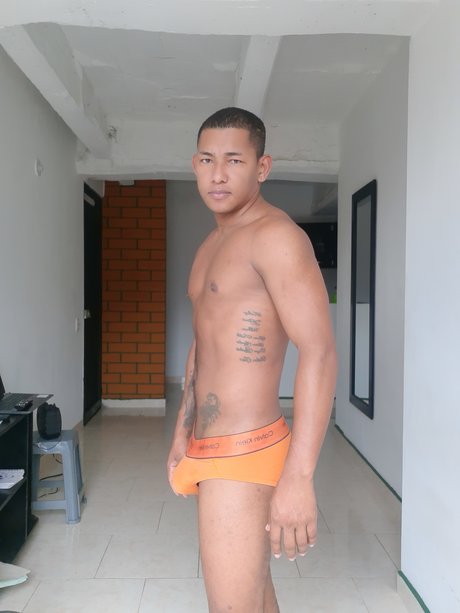 Carlos pinto star naked photos