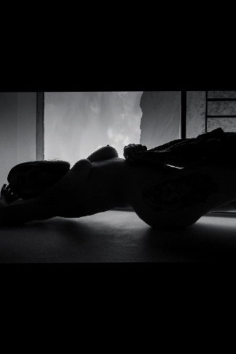 La guarda_ model xxx photo