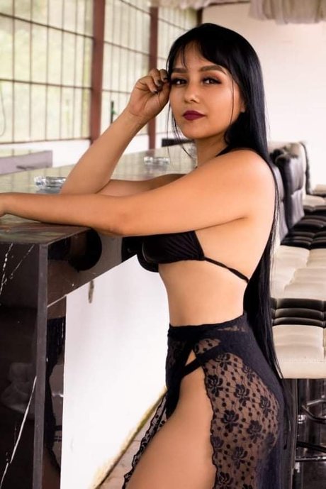 Mishell model top galleries