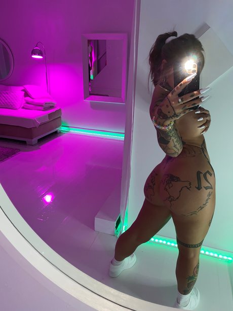 _kitty model hd images