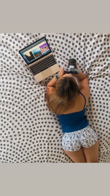 Merlyoh star erotic archive