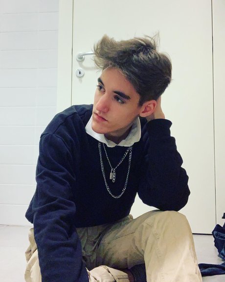 theundeaddom star hot galleries