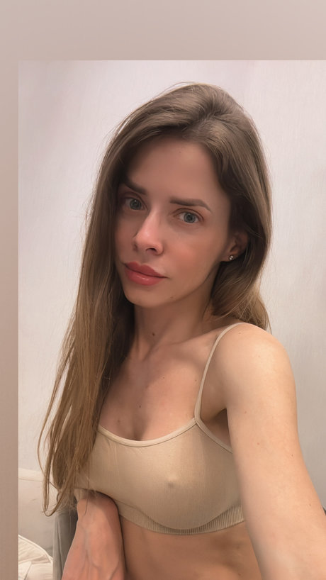 ElenaNaturalBeauty model erotic archive