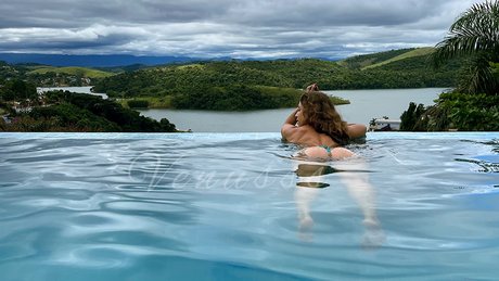 V nus nice actress picture