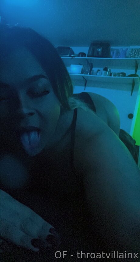 THROAT VILLAIN model pretty gallery