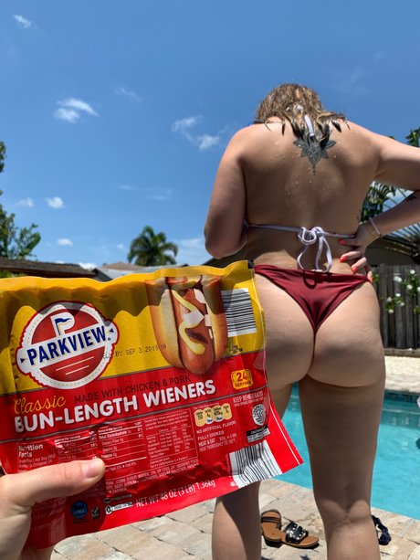 Tittylizzy erotic pornstar img