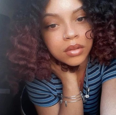 Tyjane Havies sexy star photo