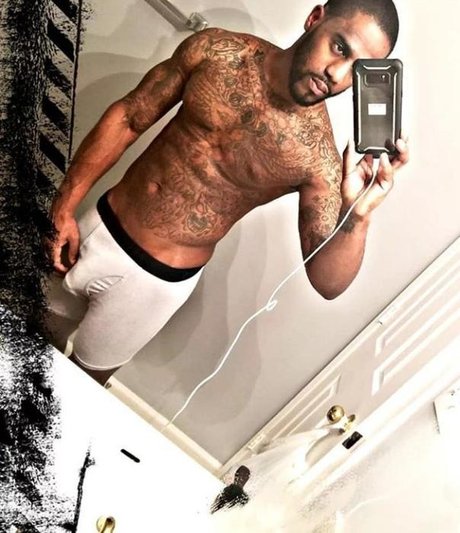 ForeverLoyal model naked photo