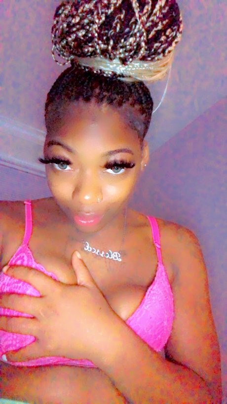 u2215104 xxx pornstar pic