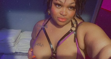 Mia the ThroatGoddessxx pornstar exclusive photos