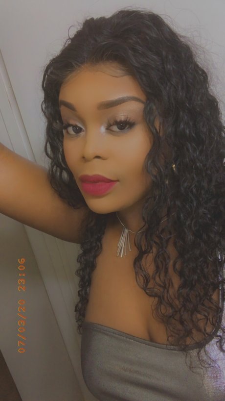 tattooed shemale onlyfans nudes photos