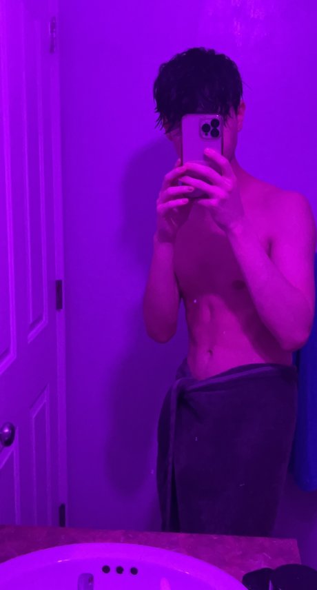 James Logan model top pictures