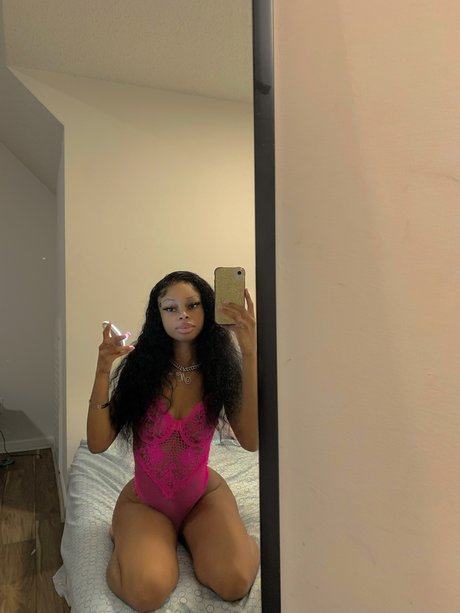 mariemella model naked pictures