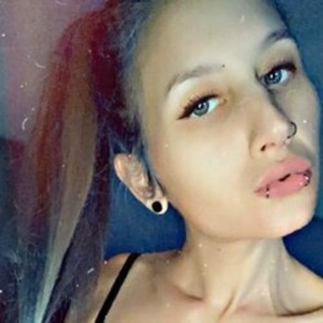 willow reign star pretty photos