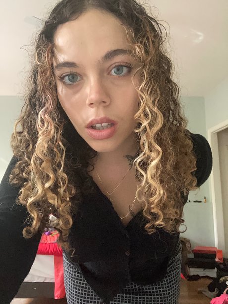 Shortandsweet666 art model picture