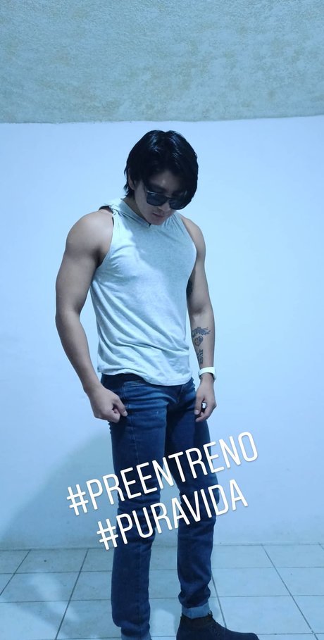 Santiago Chicaiza model adult galleries