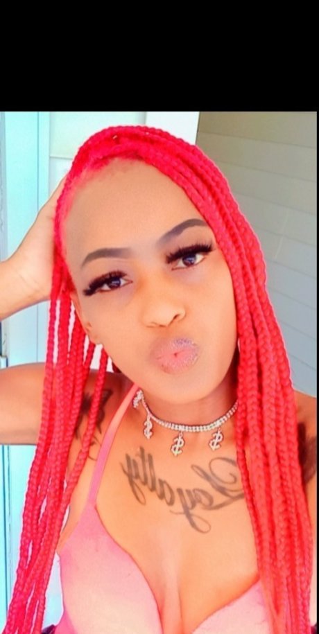 Courtn y pornstar naked images